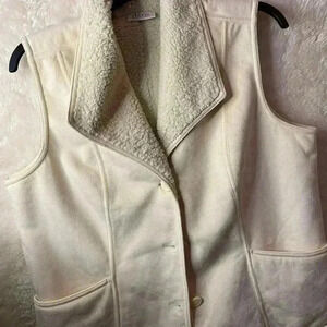 D & Co Faux Sherpa Button-up Vest size Large off white